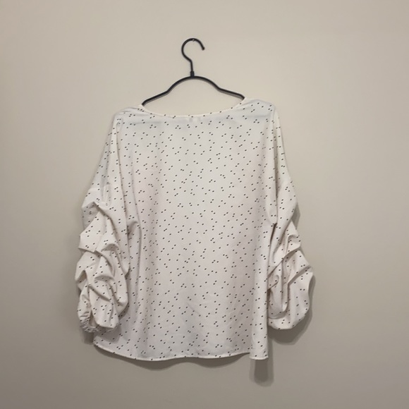 Reitmans statement sleeve blouse - Picture 2 of 3